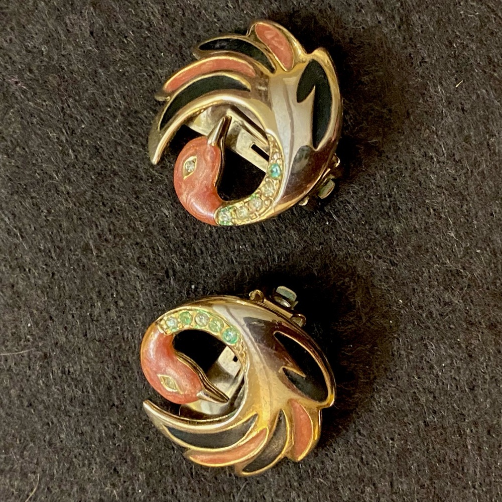 Elegant clip Swan Earrings with Gold and Black Accents